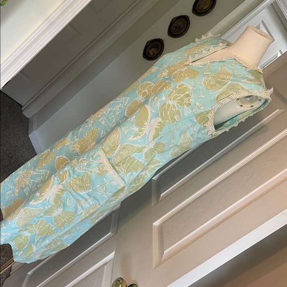 VINTAGE SHIFTS INTERNATIONALE OF MIAMI Sleeveless Floral Dress in Blue and Gold - Picture 2 of 7